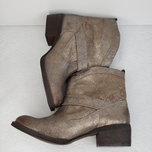 Naughty Monkey Gold Metallic Distressed Leather Pull On Moto Ankle Boots Sz 8.5. - Picture 5 of 9